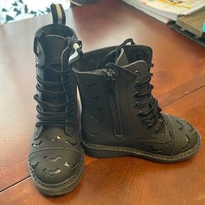 Spellbound Soles bats combat boot